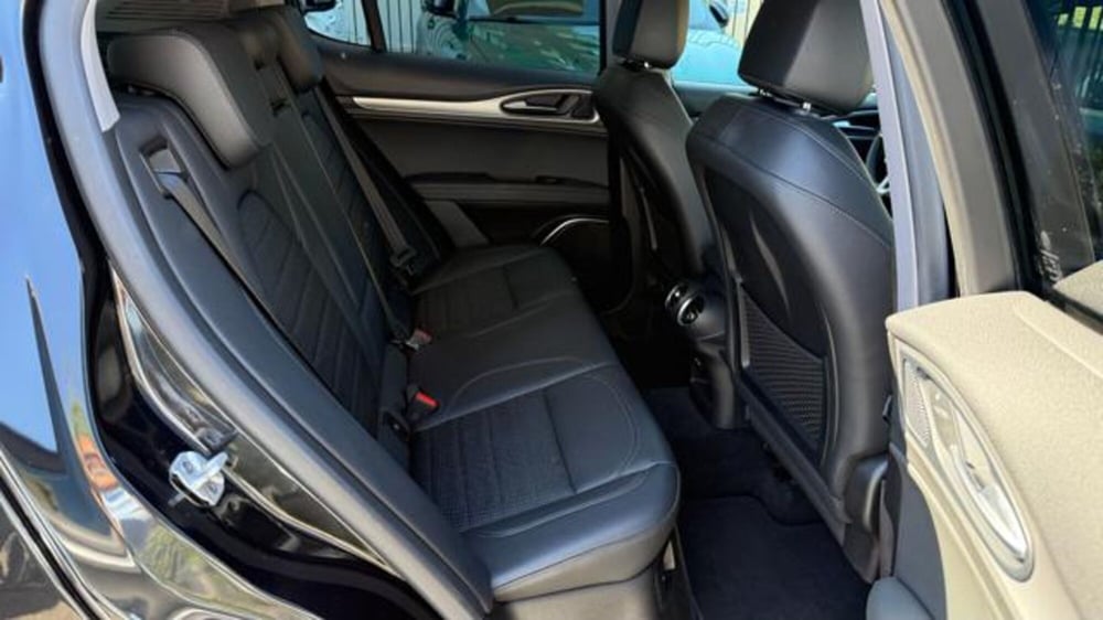 Alfa Romeo Stelvio usata a Roma (16)