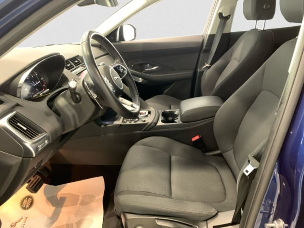 Jaguar E-Pace usata a Livorno (13)