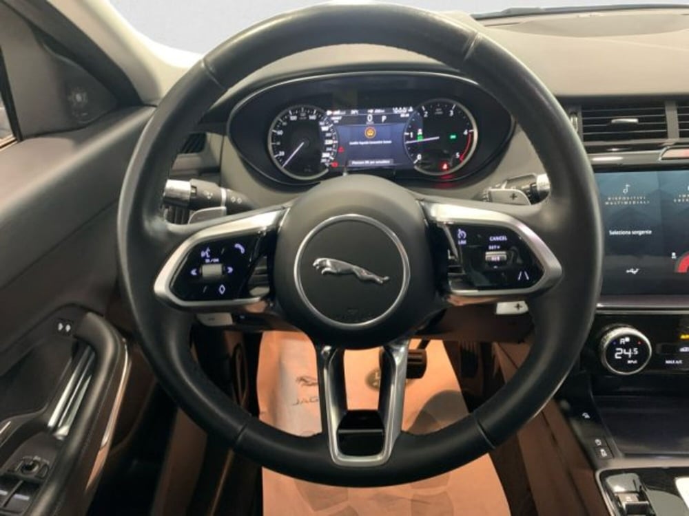 Jaguar E-Pace usata a Livorno (15)