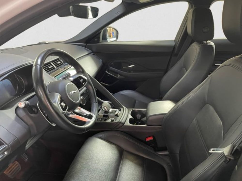 Jaguar E-Pace usata a Livorno (13)