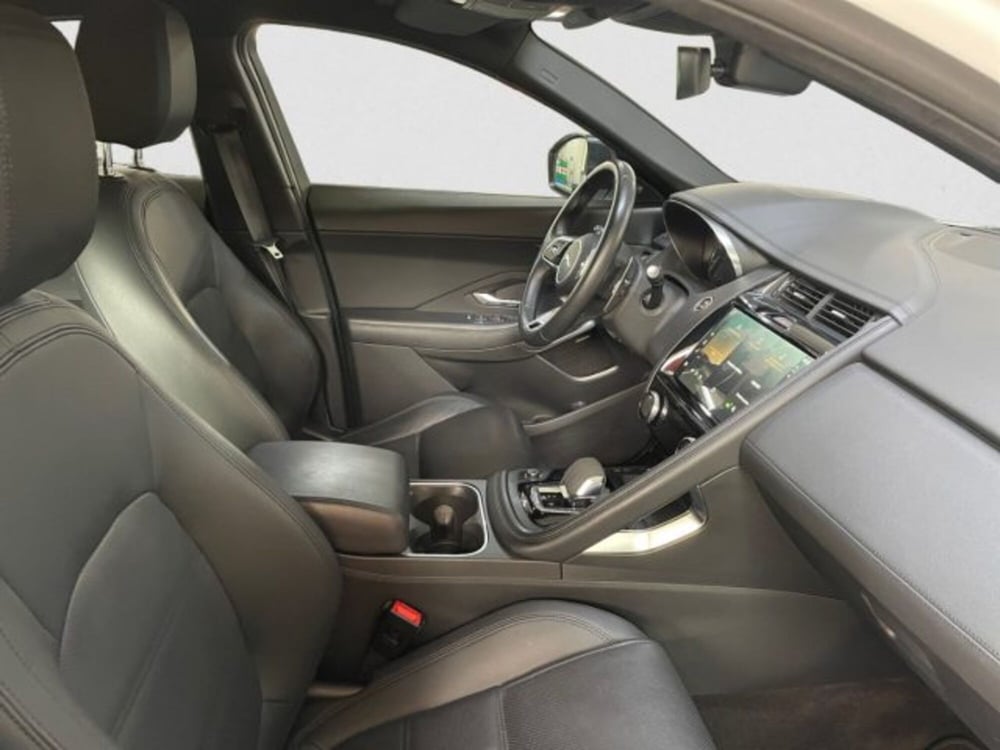 Jaguar E-Pace usata a Livorno (3)