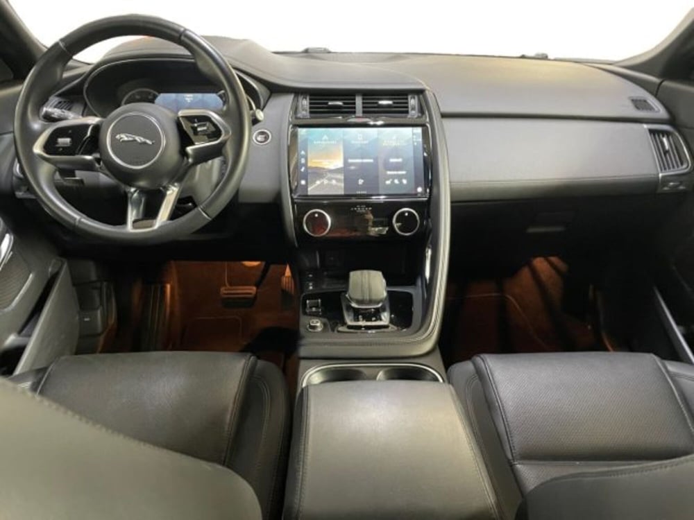 Jaguar E-Pace usata a Livorno (4)