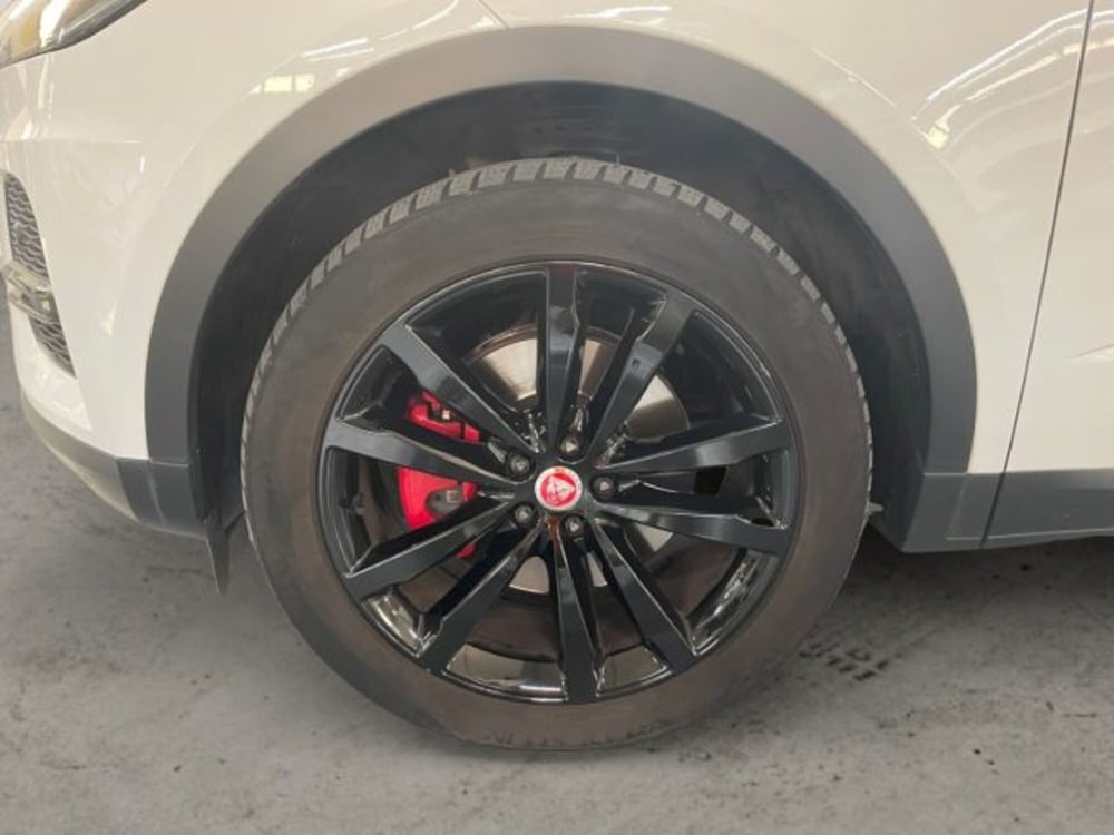 Jaguar E-Pace usata a Livorno (9)