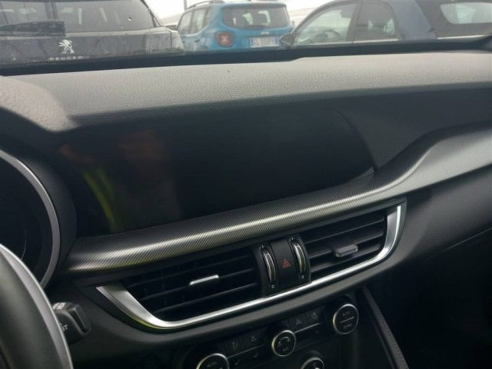 Alfa Romeo Stelvio usata a Aosta (9)