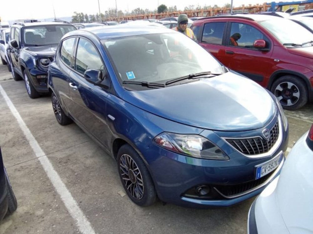 Lancia Ypsilon usata a Aosta (2)