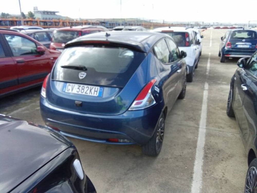 Lancia Ypsilon usata a Aosta (5)