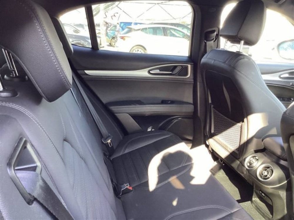 Alfa Romeo Stelvio usata a Aosta (7)