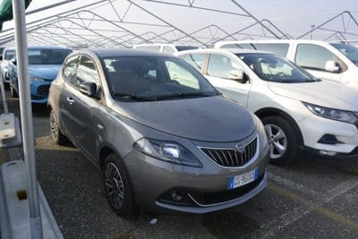 Lancia Ypsilon 1.0 FireFly 5 porte S&amp;S Hybrid Gold Plus del 2024 usata a Pont Saint Martin