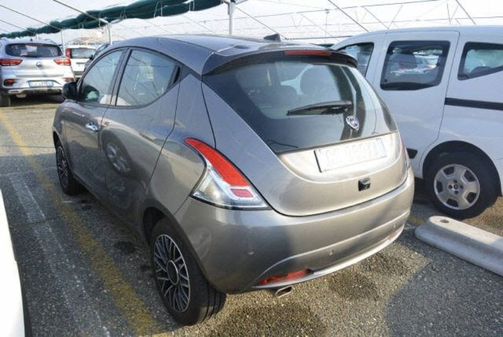 Lancia Ypsilon usata a Aosta (3)