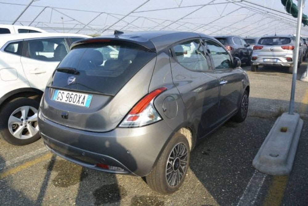 Lancia Ypsilon usata a Aosta (4)