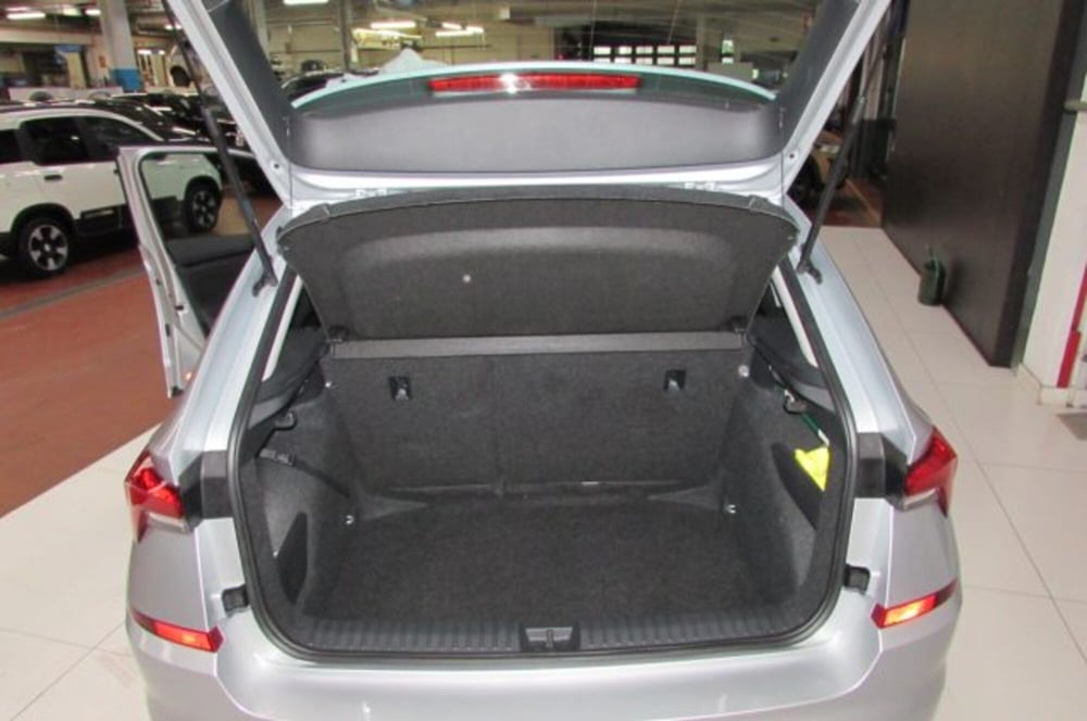 Skoda Kamiq usata a Milano (15)