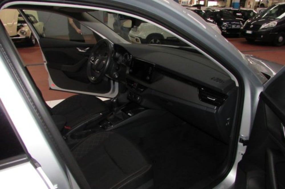 Skoda Kamiq usata a Milano (17)