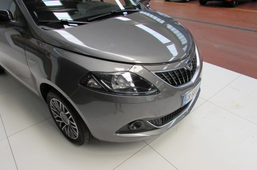 Lancia Ypsilon usata a Milano (17)