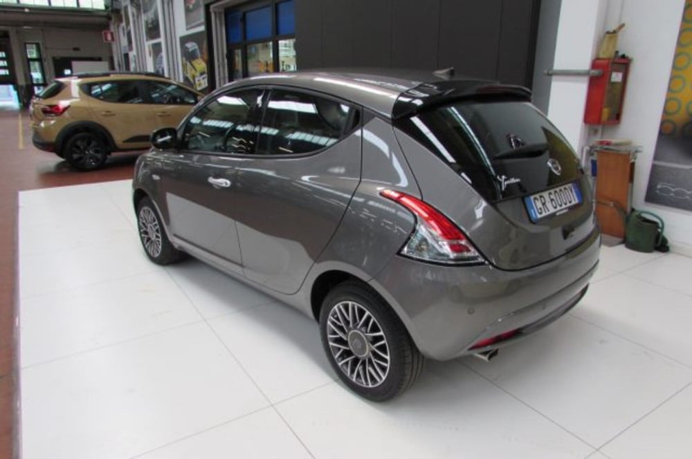 Lancia Ypsilon usata a Milano (3)