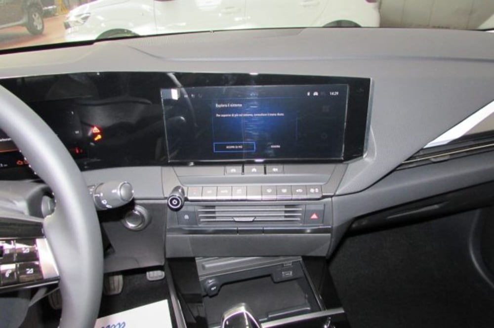 Opel Astra nuova a Milano (8)