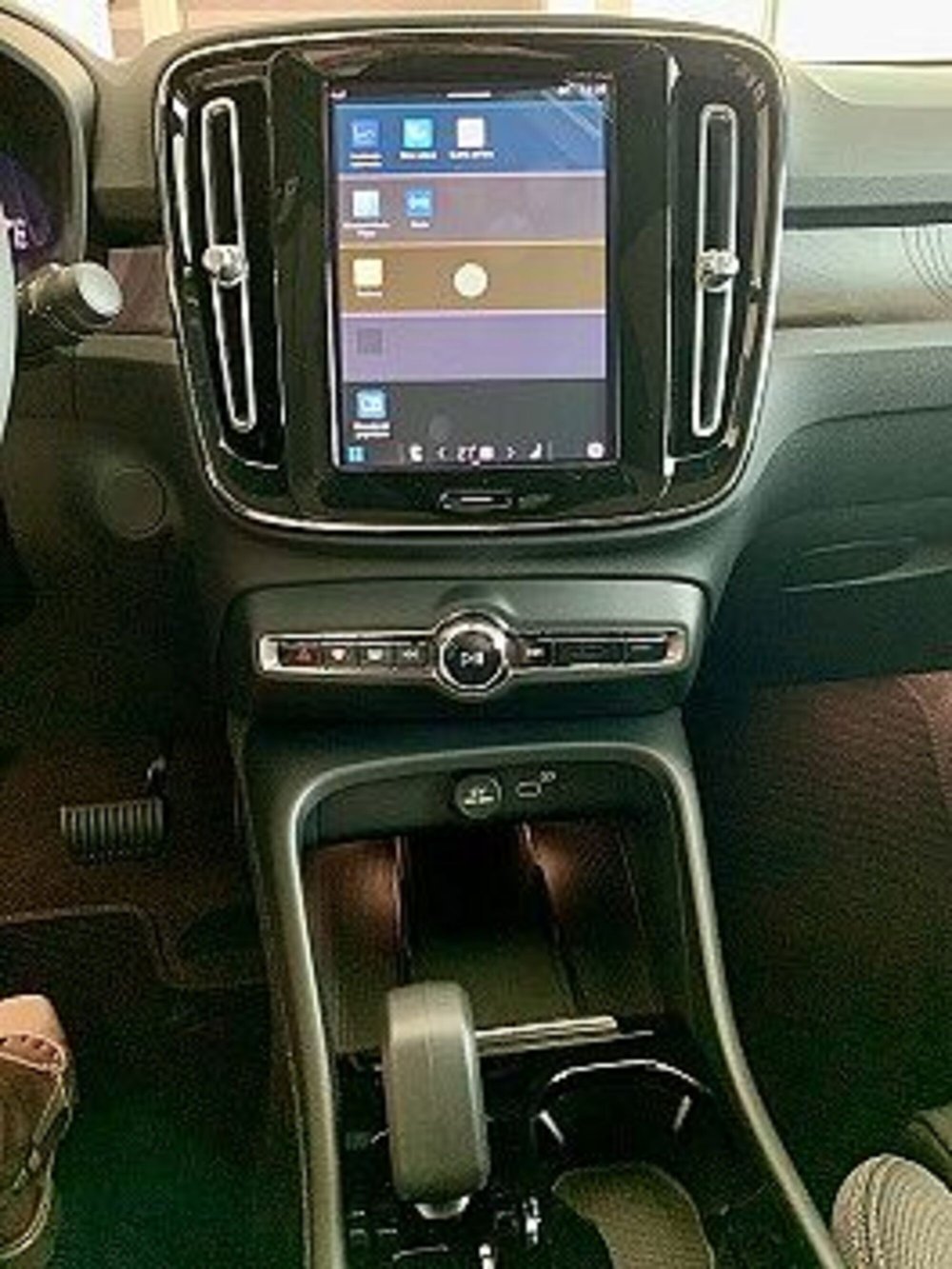 Volvo C40 nuova a Macerata (17)