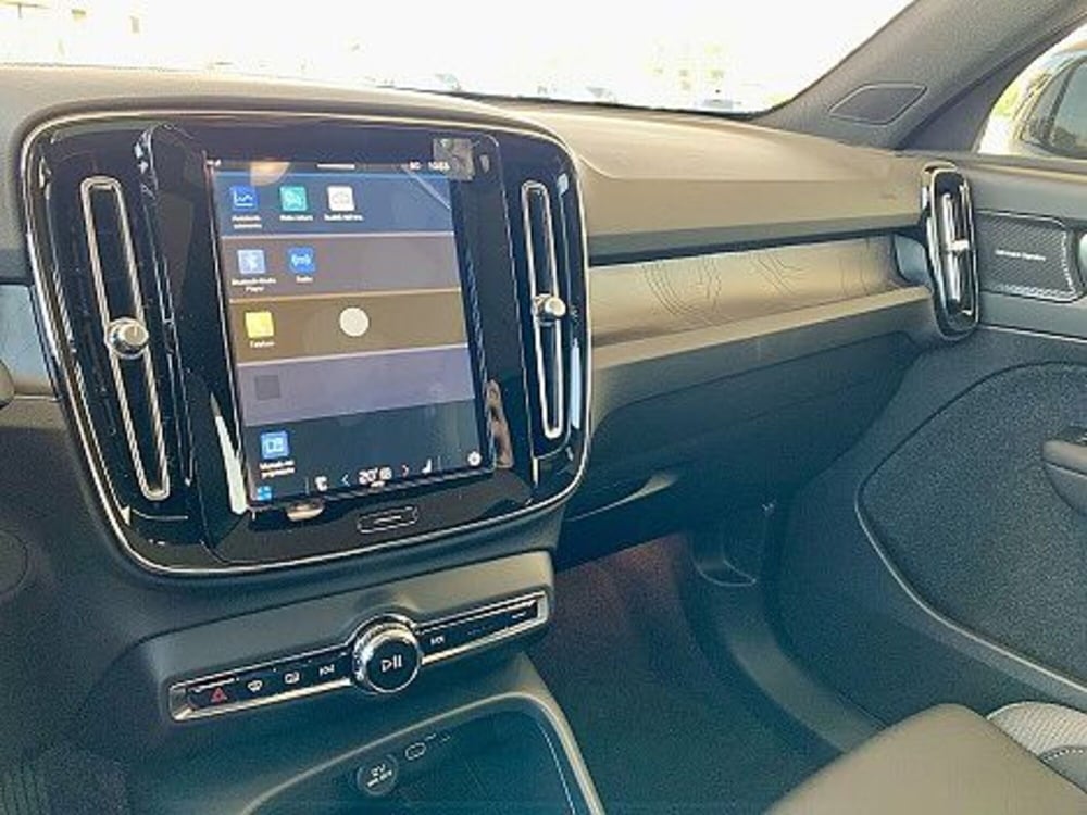 Volvo C40 nuova a Macerata (12)