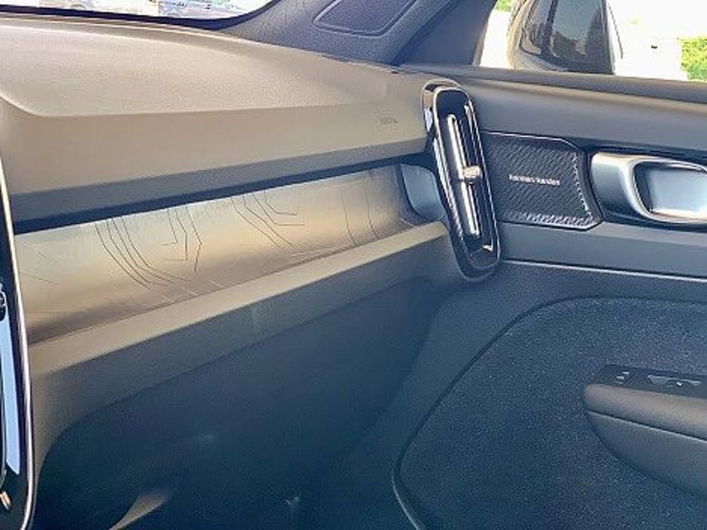 Volvo C40 nuova a Macerata (13)