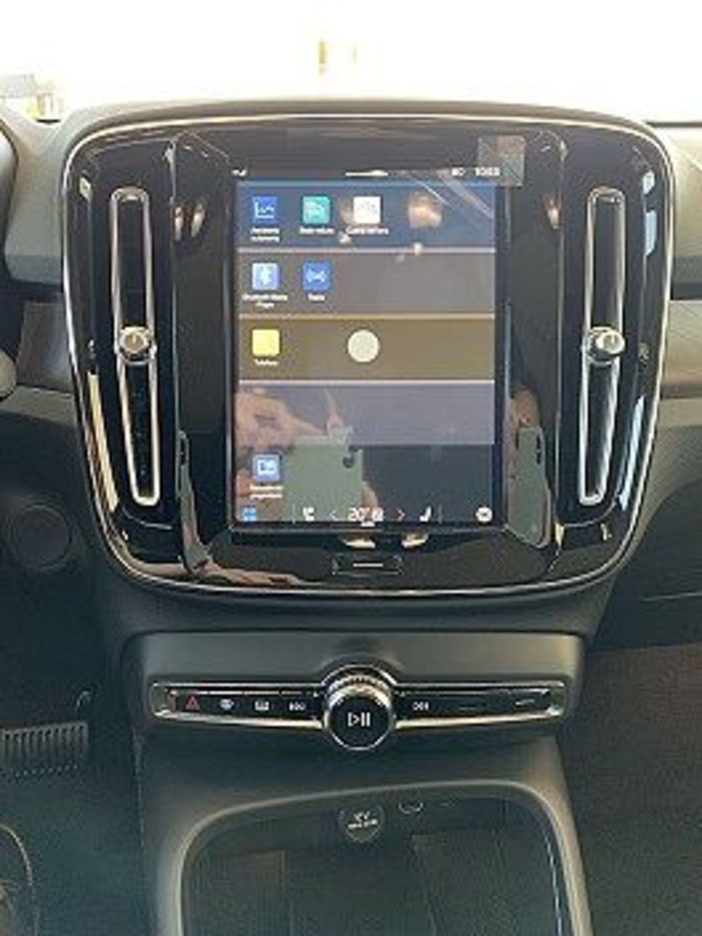Volvo C40 nuova a Macerata (14)