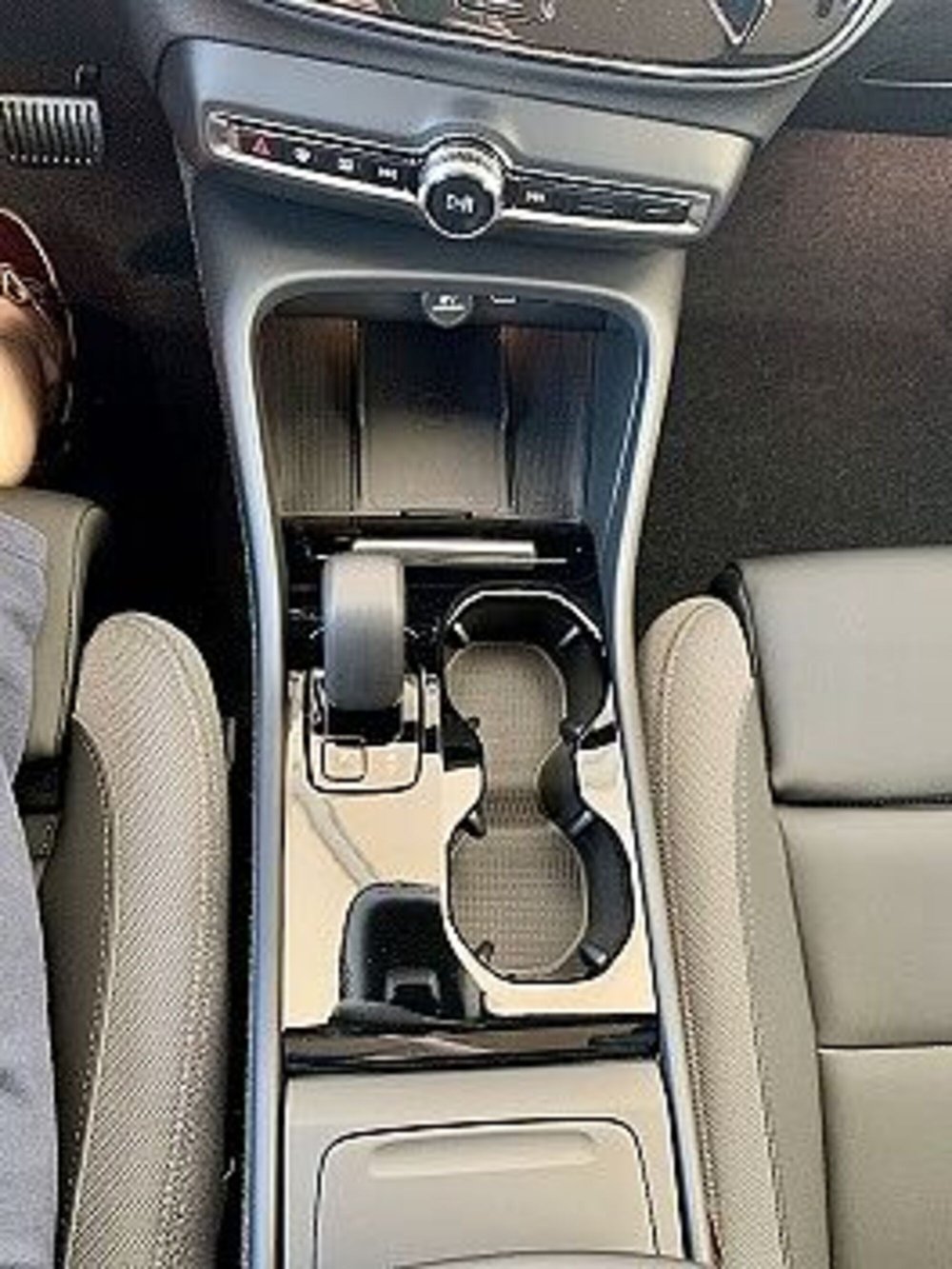 Volvo C40 nuova a Macerata (15)