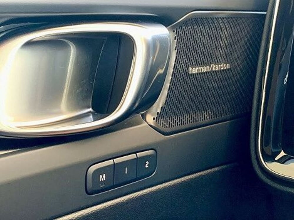 Volvo C40 nuova a Macerata (16)
