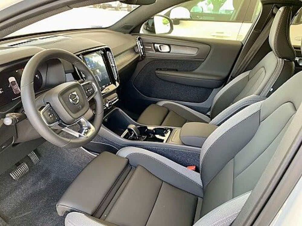 Volvo C40 nuova a Macerata (7)
