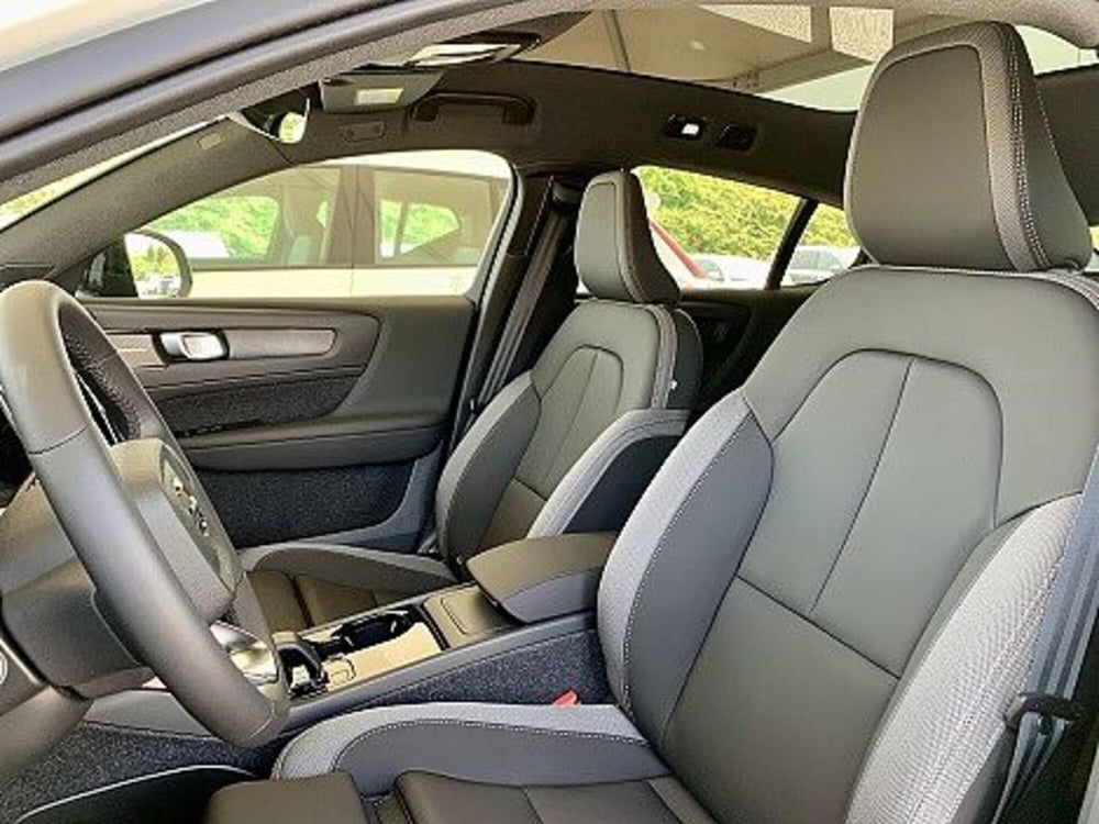 Volvo C40 nuova a Macerata (8)