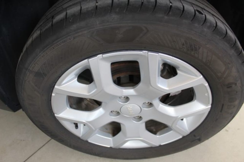 Jeep Avenger usata a Terni (15)