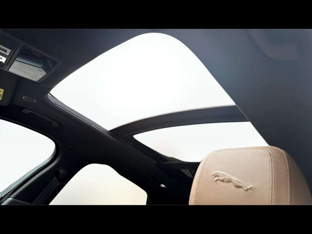 Jaguar F-Pace usata a Varese (13)