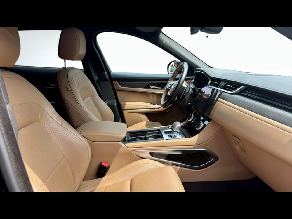 Jaguar F-Pace usata a Varese (3)