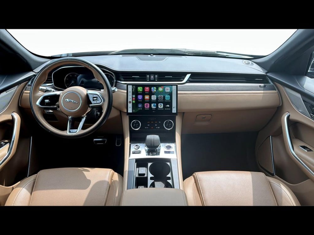 Jaguar F-Pace usata a Varese (4)