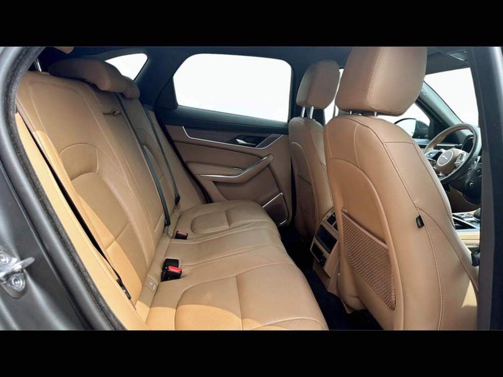 Jaguar F-Pace usata a Varese (5)
