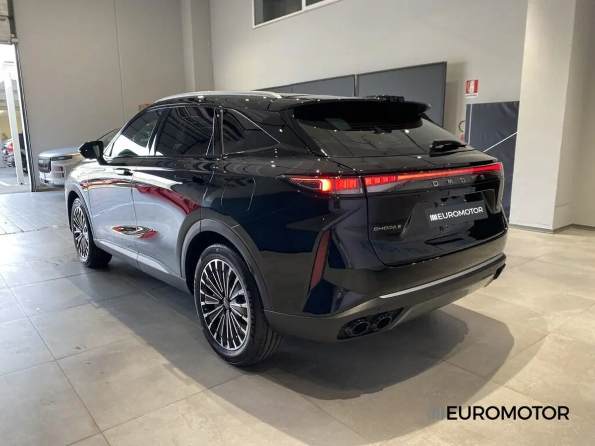 Omoda Omoda 9 SHS-P nuova a Bari (12)