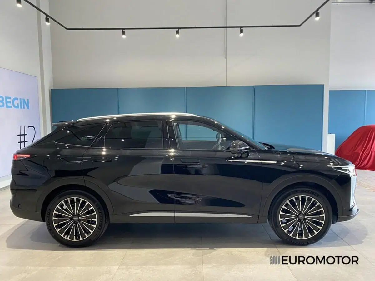 Omoda Omoda 9 SHS-P nuova a Bari (6)
