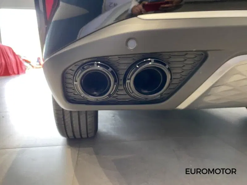 Omoda Omoda 9 SHS-P nuova a Bari (11)