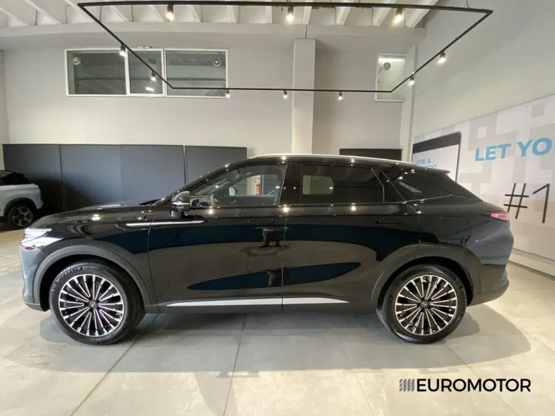 Omoda Omoda 9 SHS-P nuova a Bari (13)
