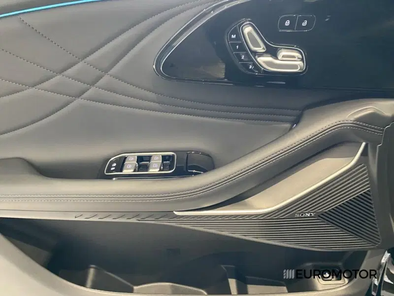 Omoda Omoda 9 SHS-P nuova a Bari (15)