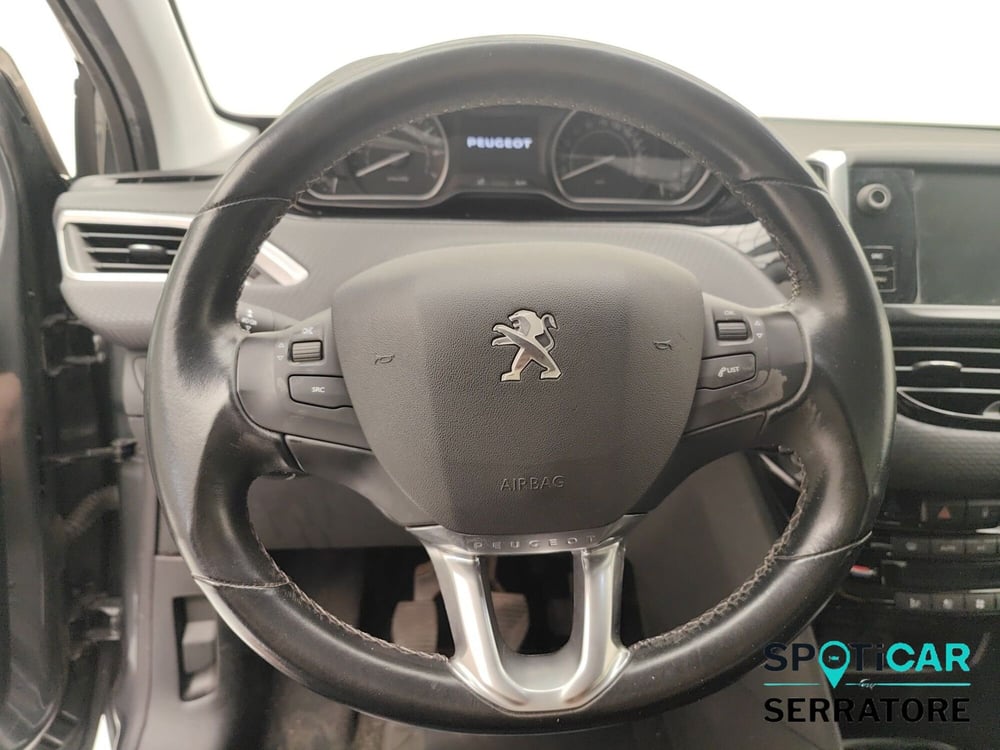 Peugeot 208 usata a Como (8)