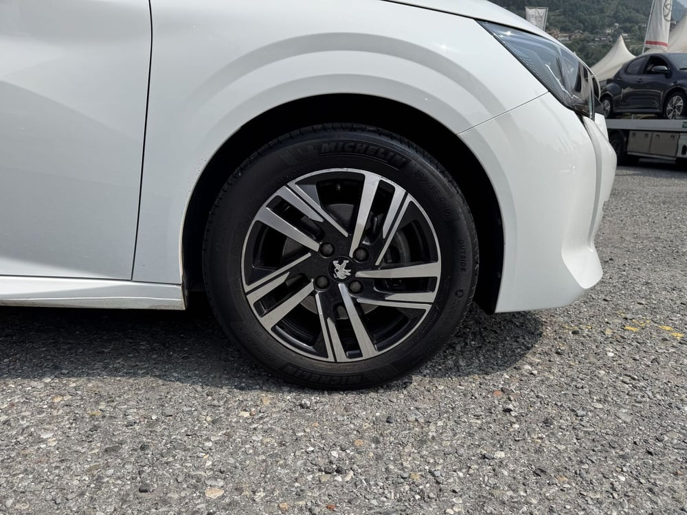 Peugeot 208 usata a Como (10)