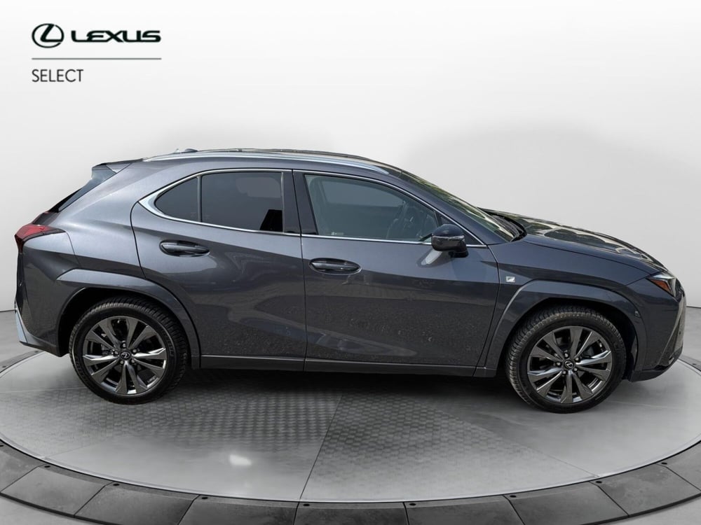 Lexus UX usata a Como (13)