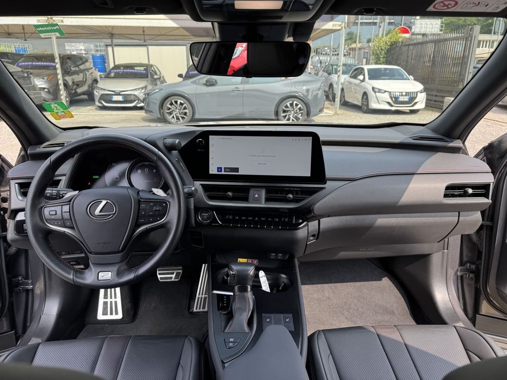 Lexus UX usata a Como (8)