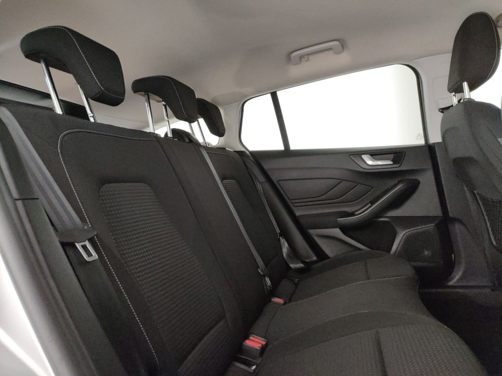 Ford Focus Station Wagon usata a Roma (8)
