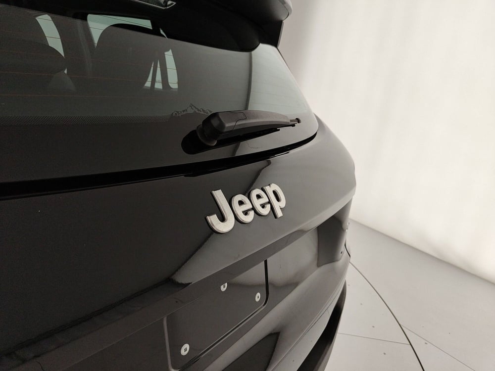 Jeep Avenger nuova a Caserta (11)