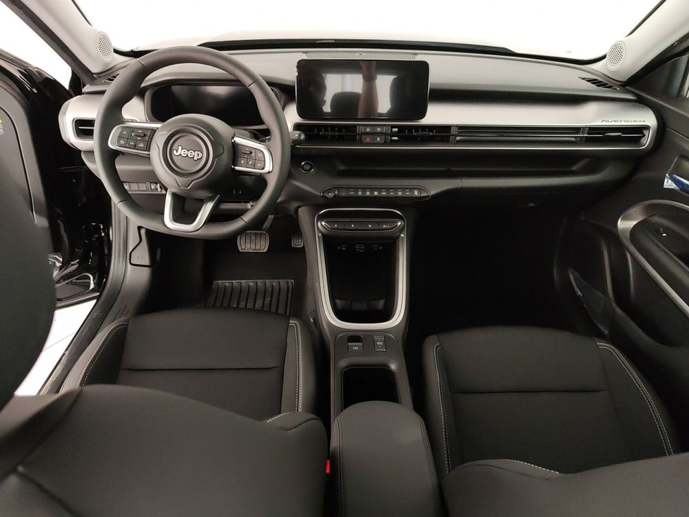 Jeep Avenger nuova a Caserta (16)