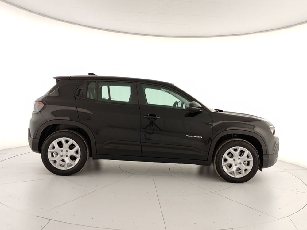 Jeep Avenger nuova a Caserta (7)