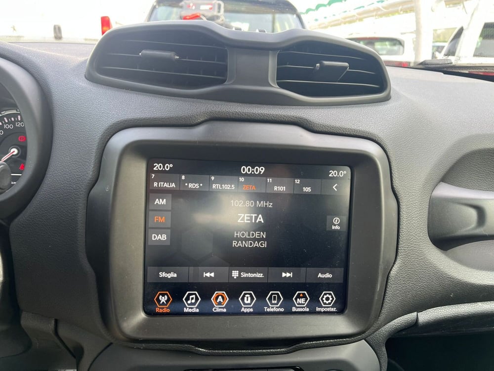 Jeep Renegade usata a Milano (15)