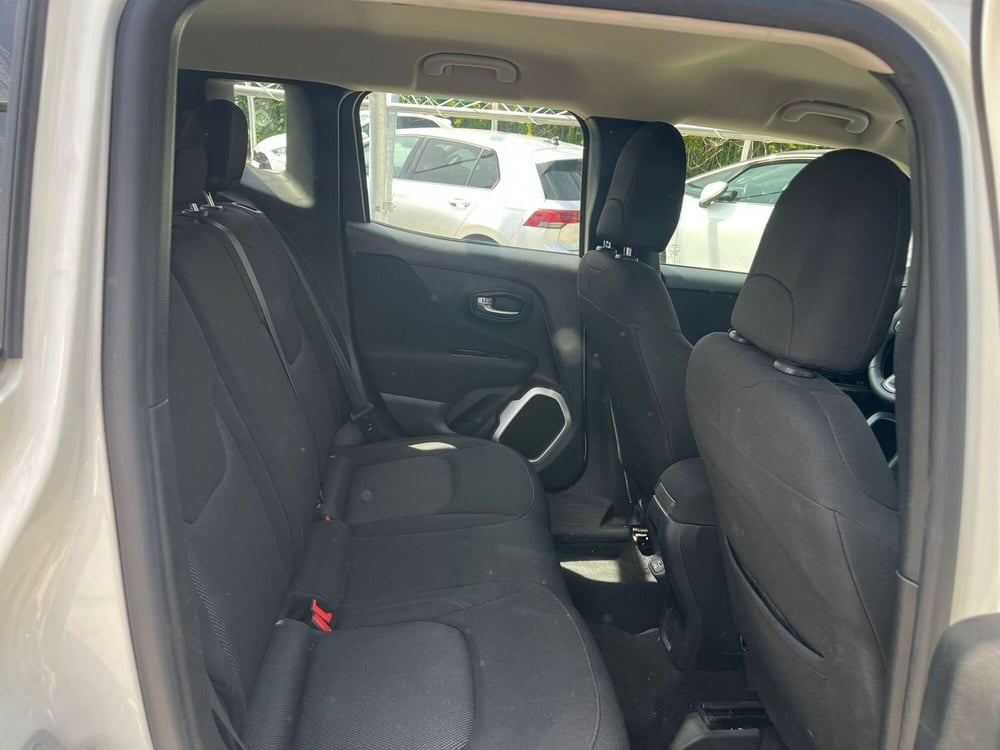 Jeep Renegade usata a Milano (15)