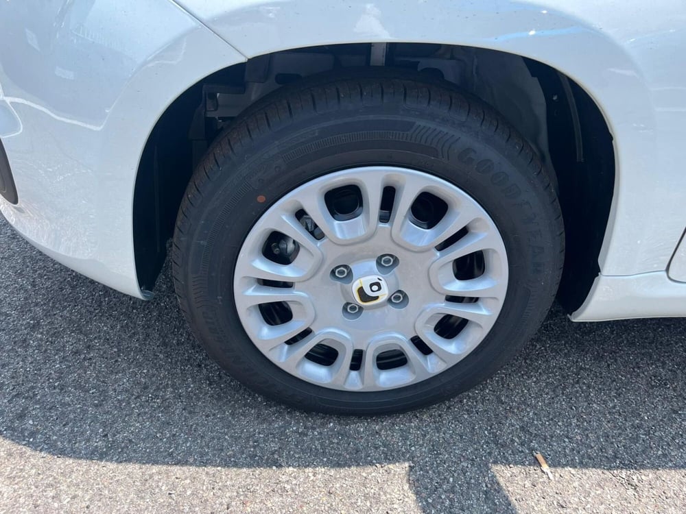 Fiat Panda Cross nuova a Milano (11)