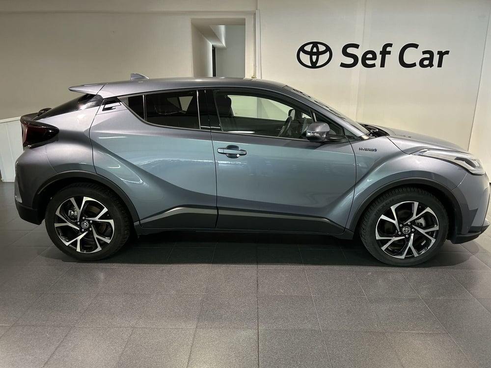 Toyota Toyota C-HR usata a Milano (14)