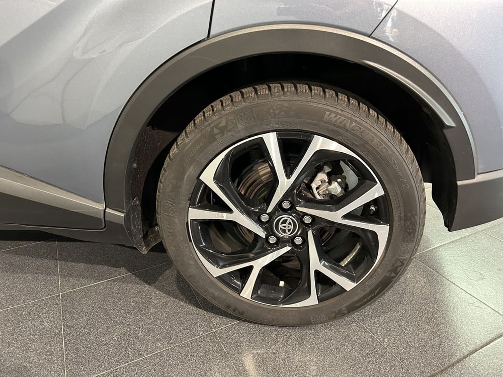 Toyota Toyota C-HR usata a Milano (15)